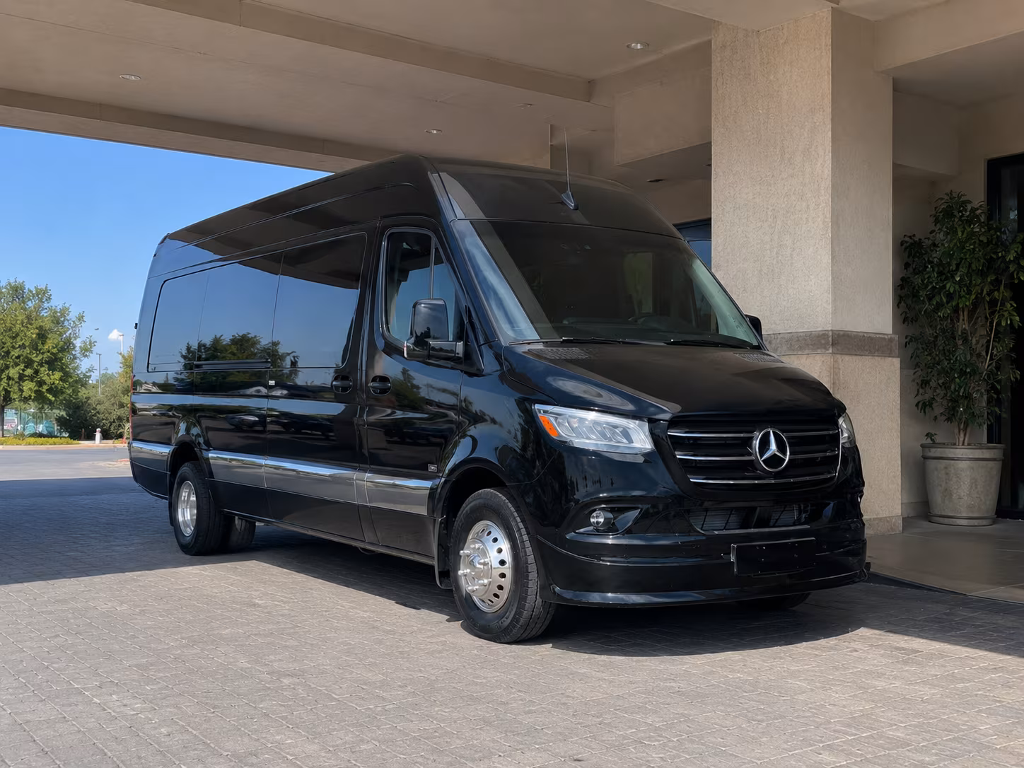 little rock 8 passenger sprinter van